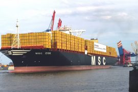 Cận cảnh tàu container lớn nhất thế giới